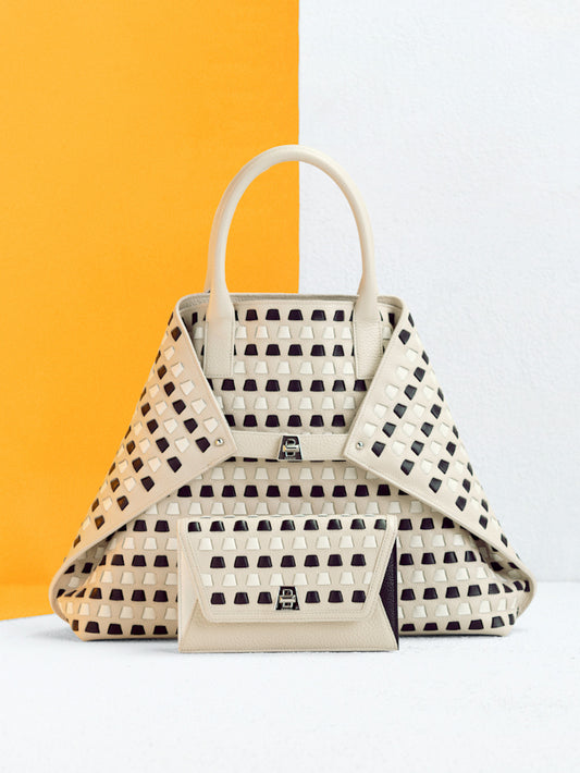 The Bags to Carry the Holiday Spirit