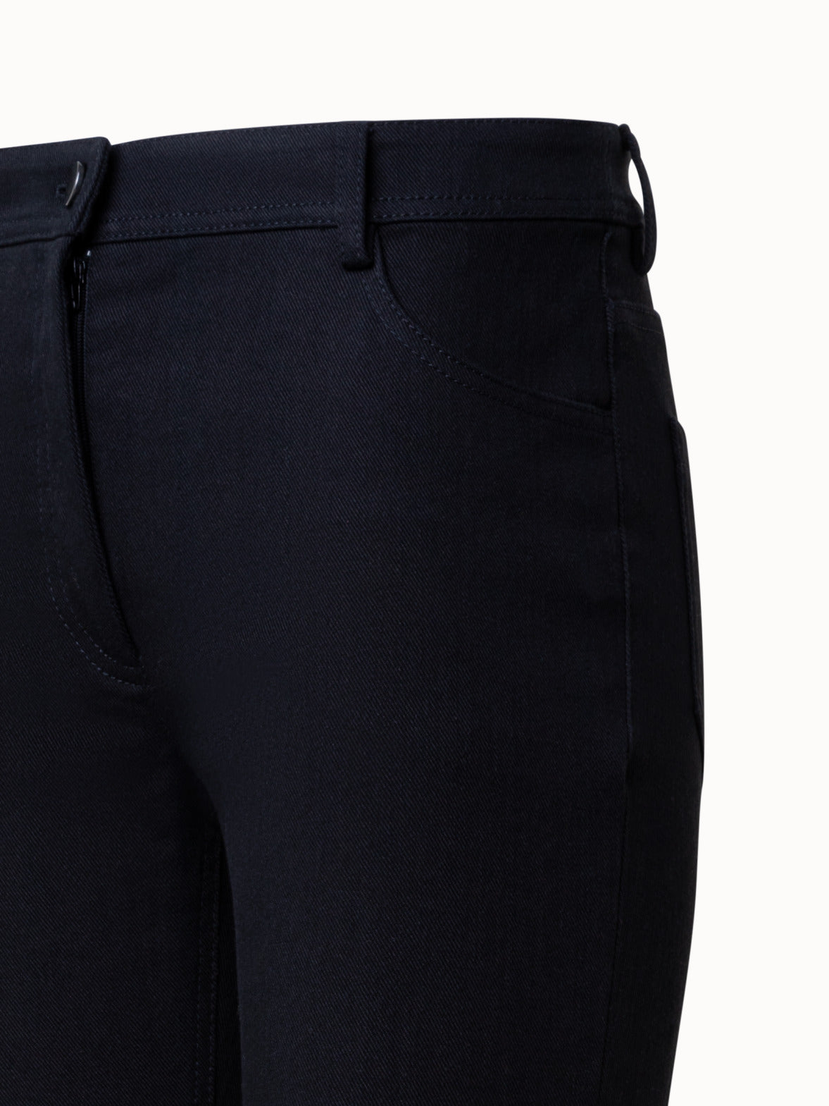 Slim-Fit Cropped Denim Pants - black