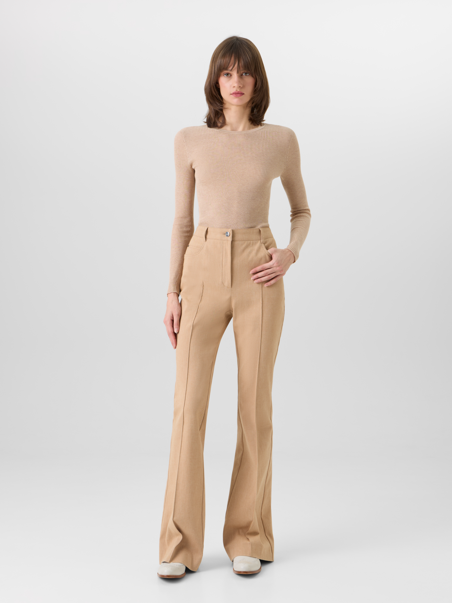Designer Farid Bootcut Pants in Stretch-Cotton Denim - beige 