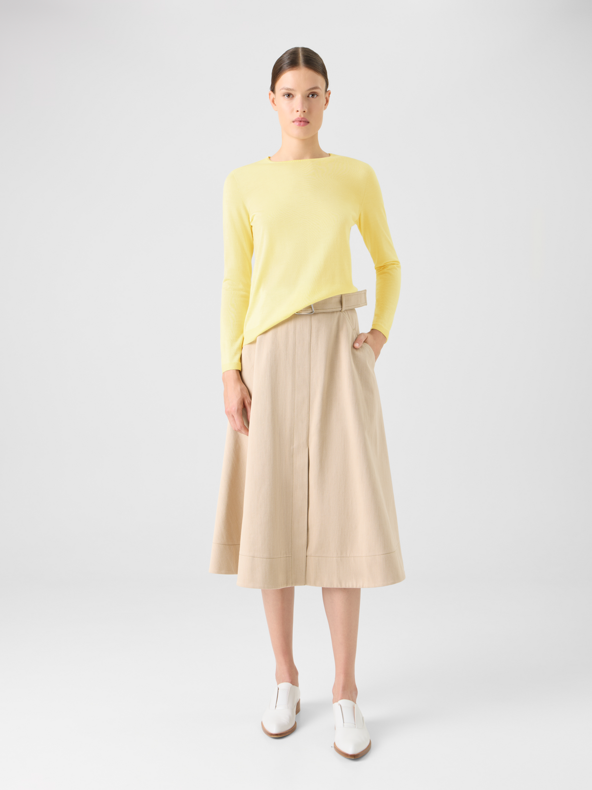 Designer Seamless Crew Neck Sweater in Cashmere Silk - yellow #editorial