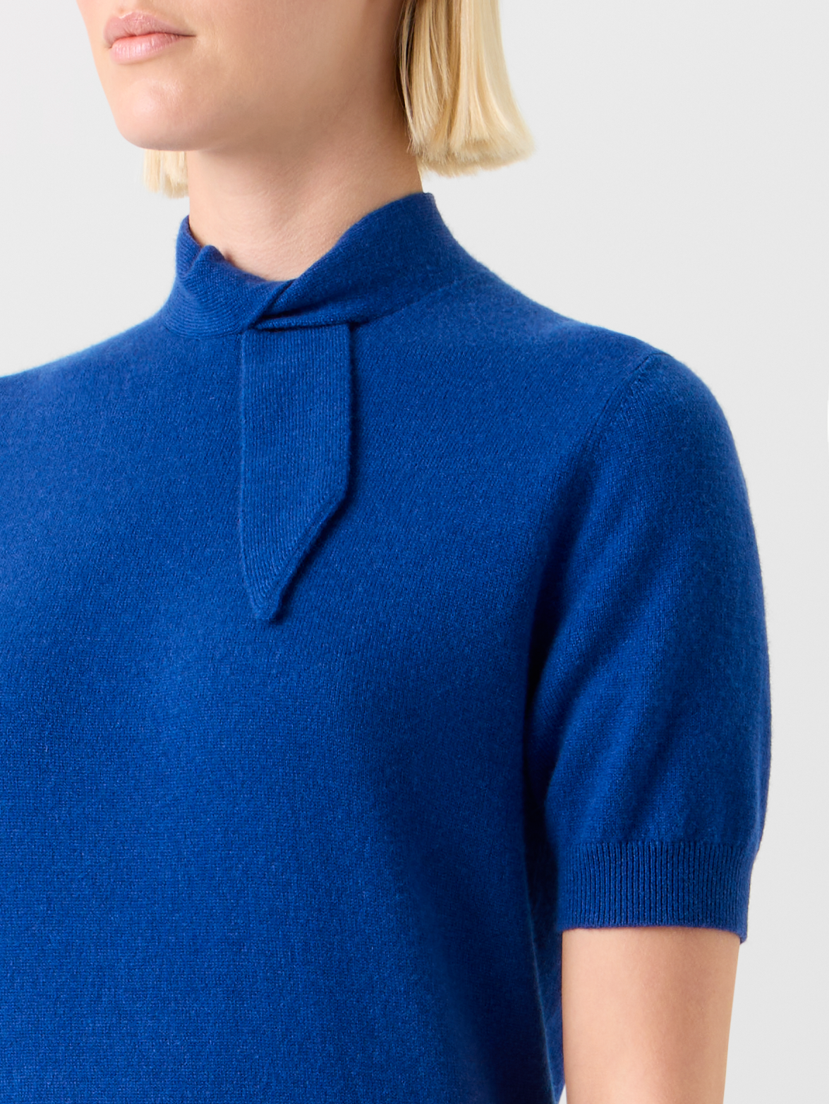 Designer Short Sleeve Cashmere Sweater with Knot Detail - blue #editorial