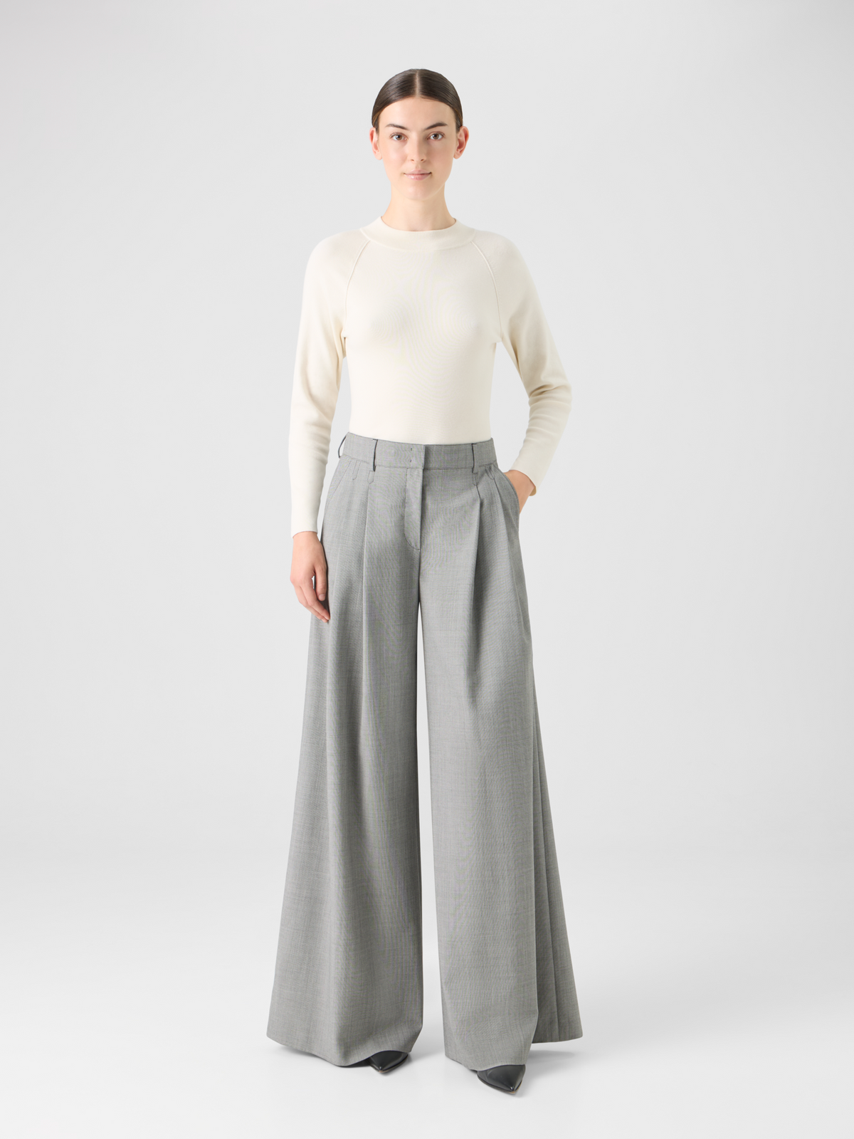 Designer Fitted Cashmere Silk Knit Sweater - ecru #editorial