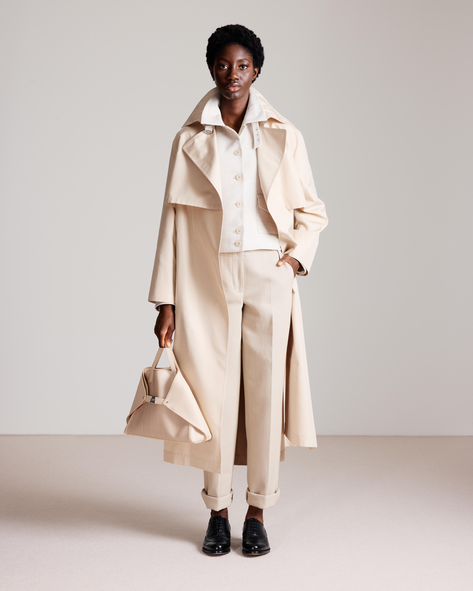 アクリス　AKRIS シルク　トレンチコート￼ Oversized Trench Coat in Silk Taffeta – Akris Inc.