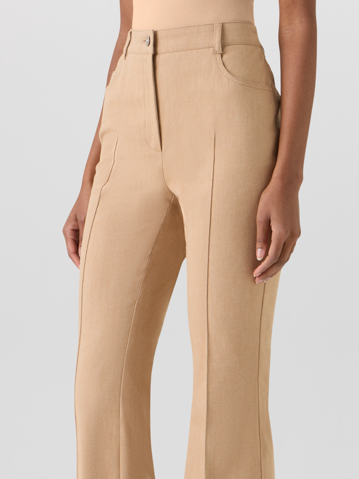 Designer Farid Bootcut Pants in Stretch-Cotton Denim - beige 