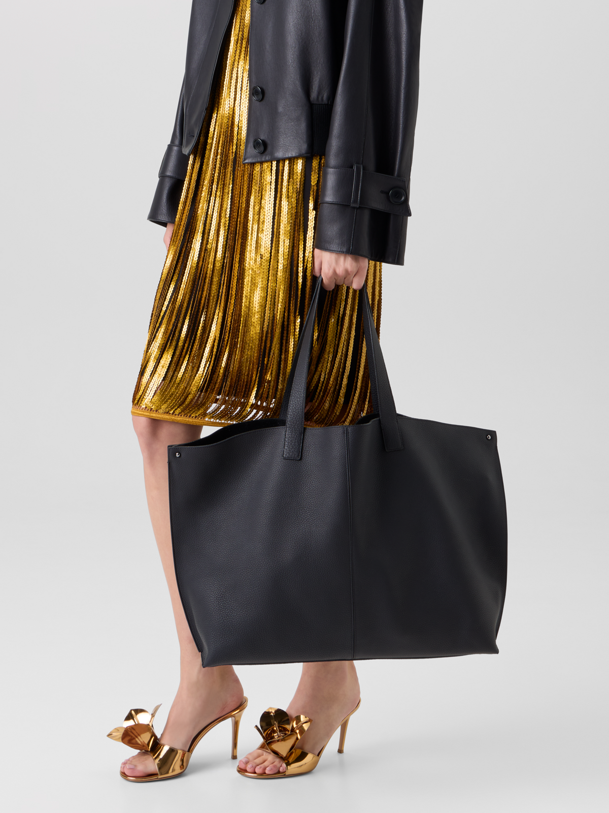 Designer Ai XL Shoulder Tote - black #editorial