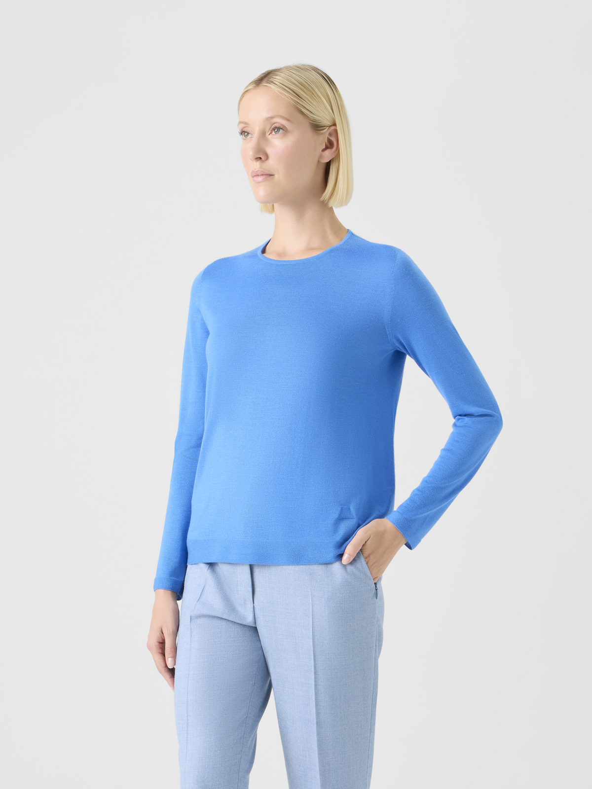 Designer Seamless Crew Neck Sweater in Cashmere Silk - navy - blue #editorial