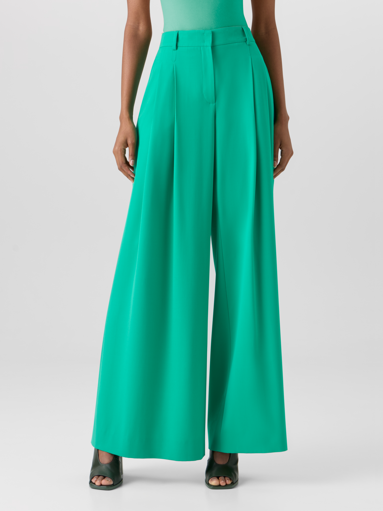 Designer Cassie Flared Wide-Leg Pants in Wool Gabardine - green 