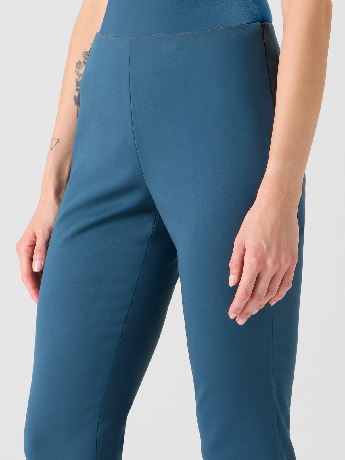 Designer Melissa Slim Pants in Stretch Cotton #editorial