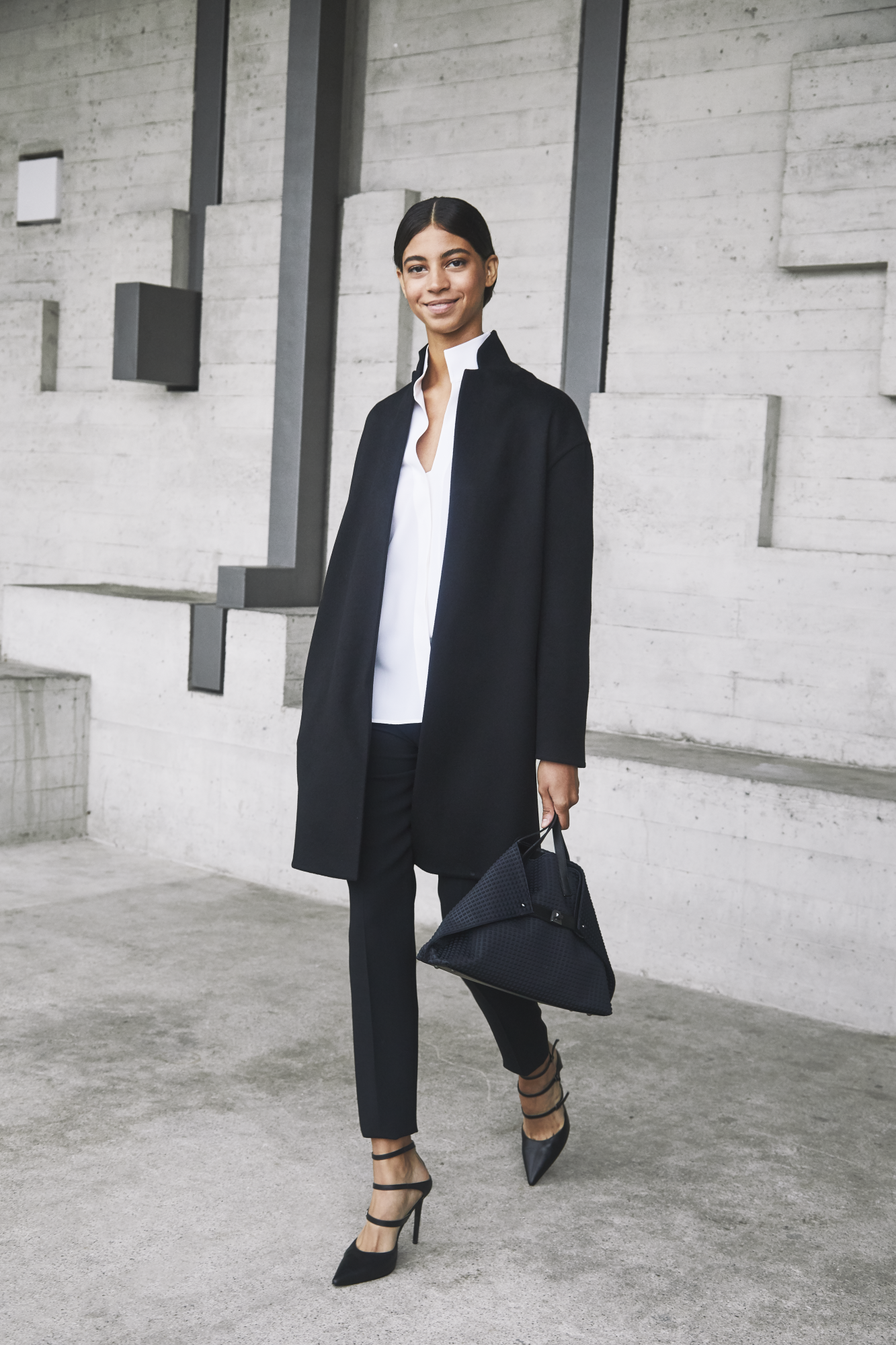 Designer Ai Small Shoulder Tote - black 