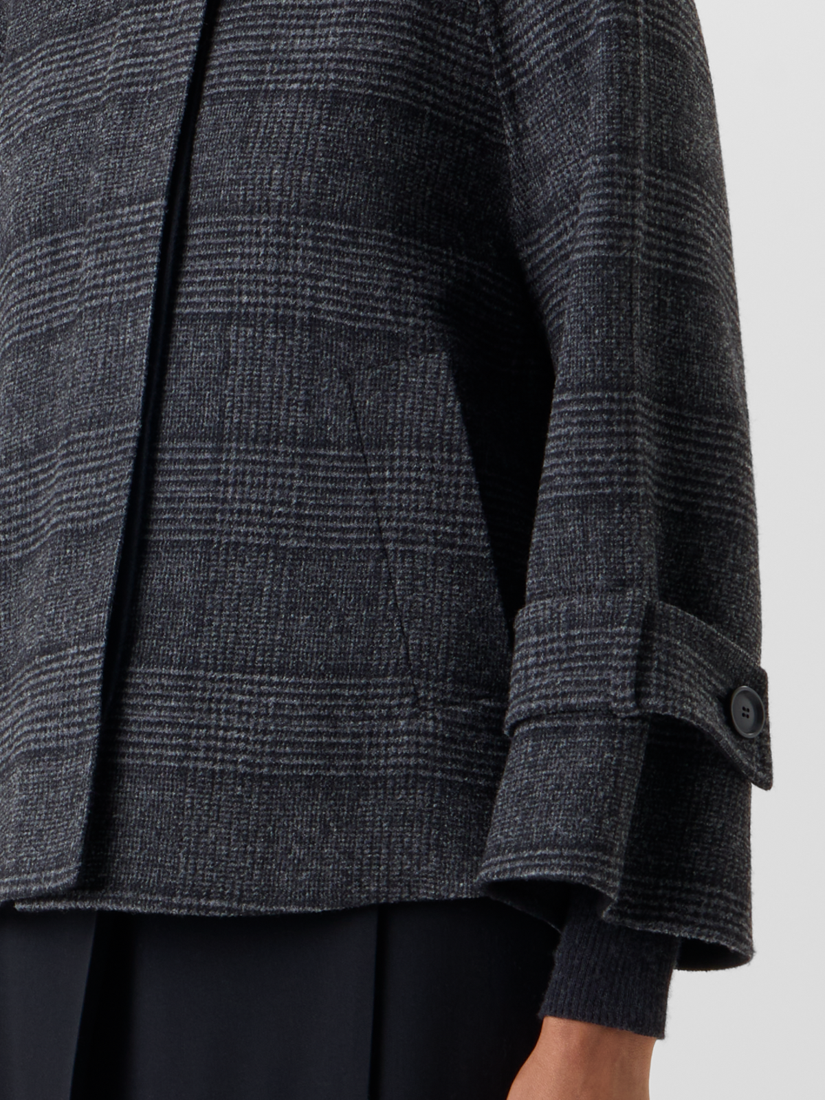 Designer Short A-Line Check Wool Double-Face Jacketin Prince of Wales - black - grey - multicolor 
