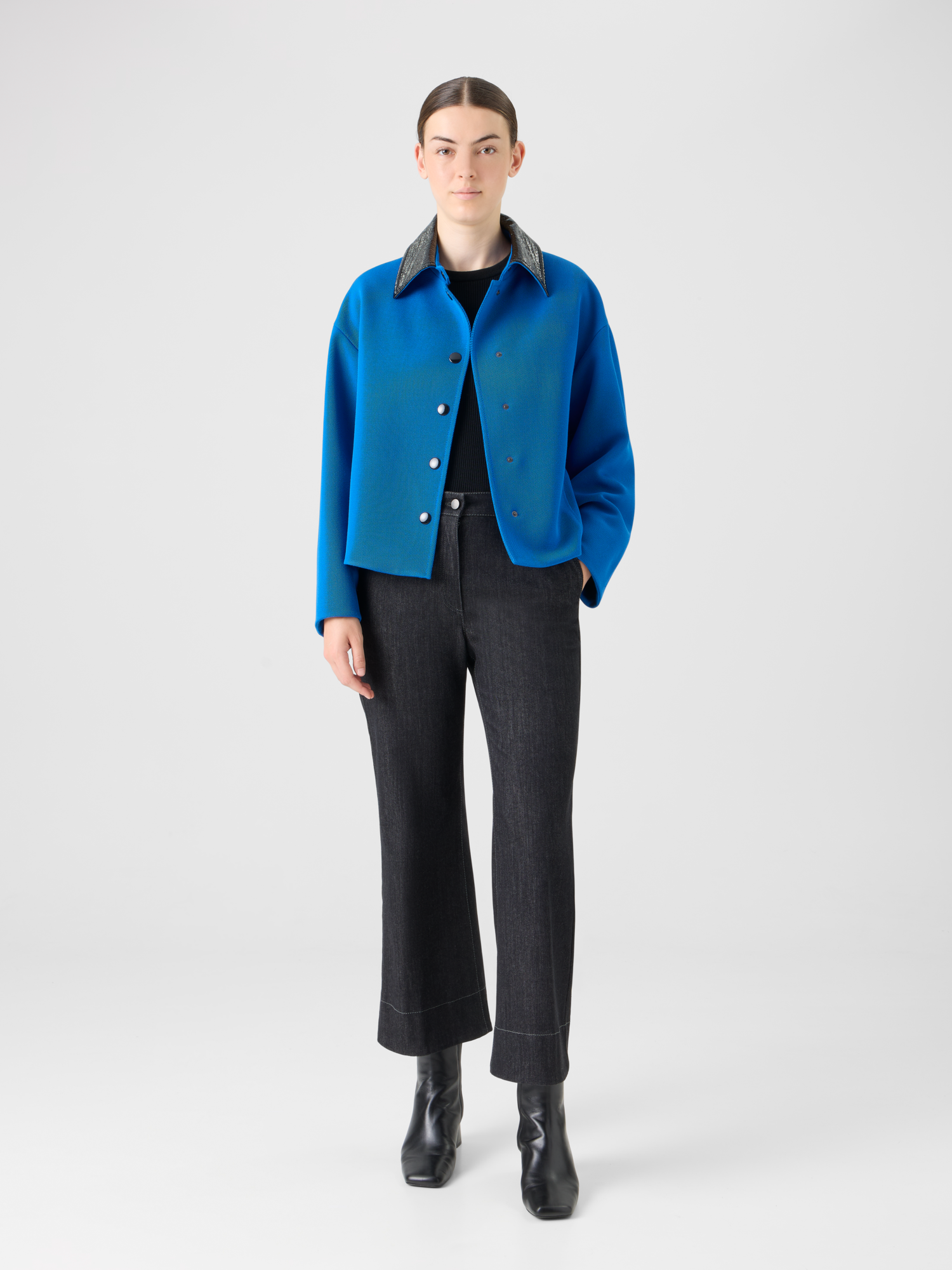 Designer Short Jacket in Heavy Wool Tricotine - blue 