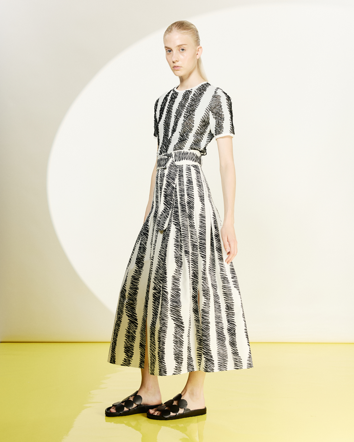 Designer A-Line Scribble Wave Print Pleated Midi Skirt - multicolor - ecru #editorial