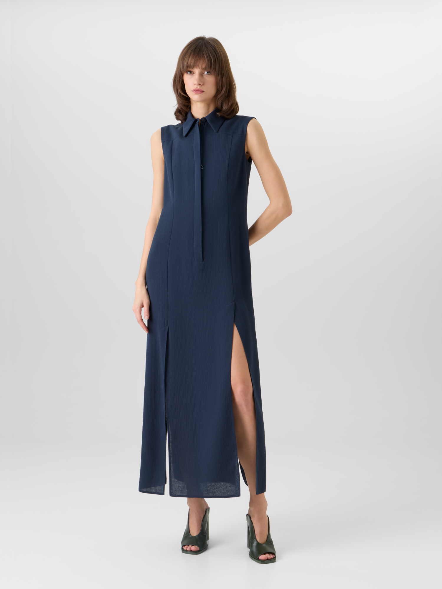 Designer Sleeveless Structured Cotton-Silk Double-Face Midi Shirt Dress - blue 