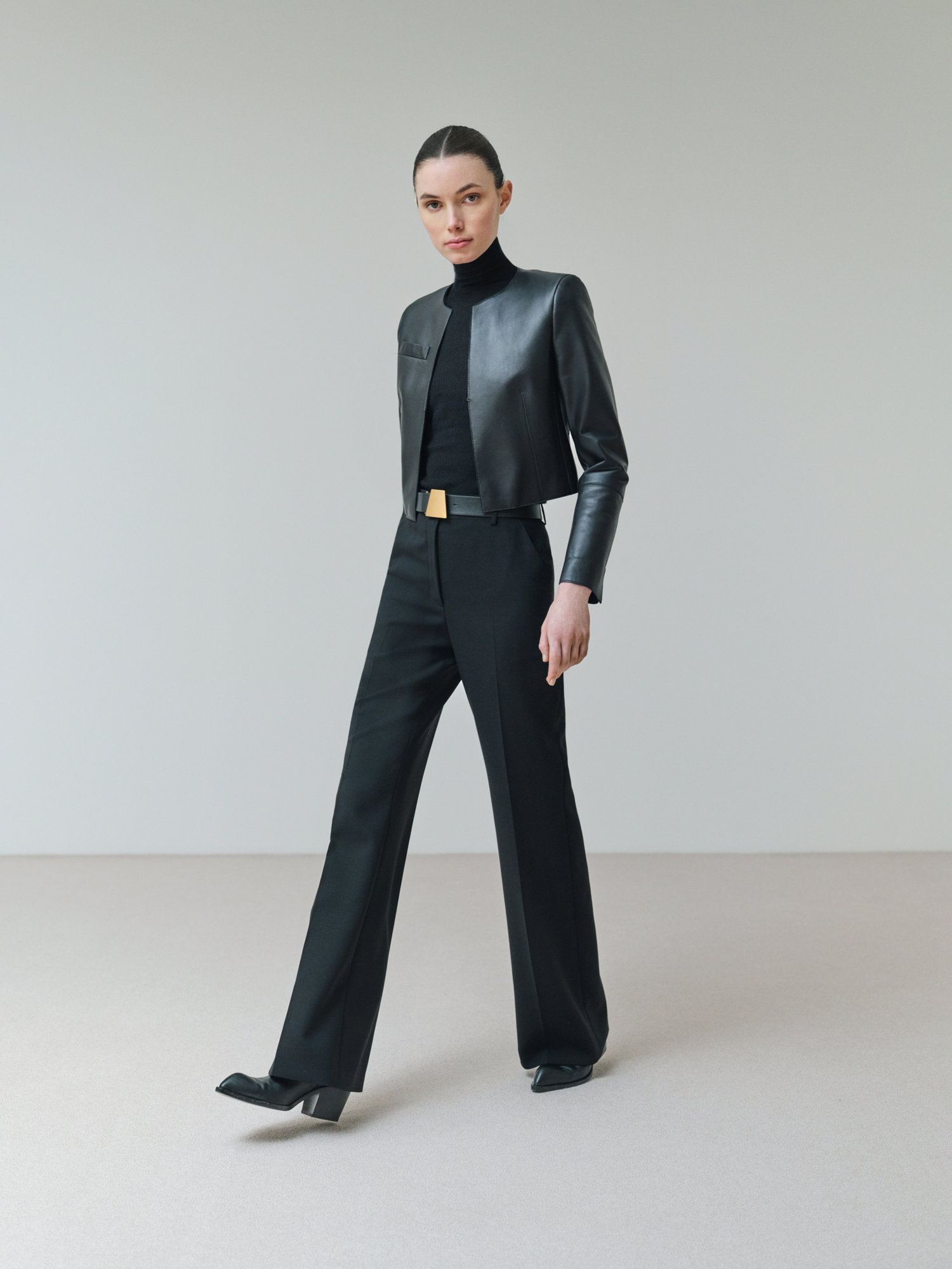 Designer Cropped Leather Jacket - black 