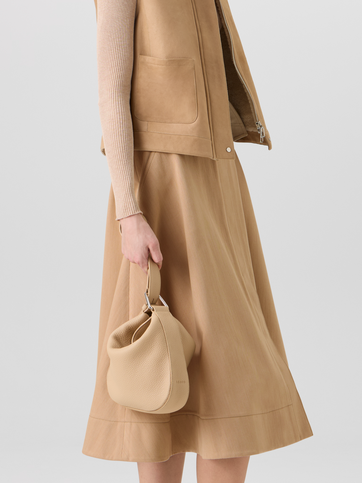 Designer Anna Little Hobo - beige #editorial