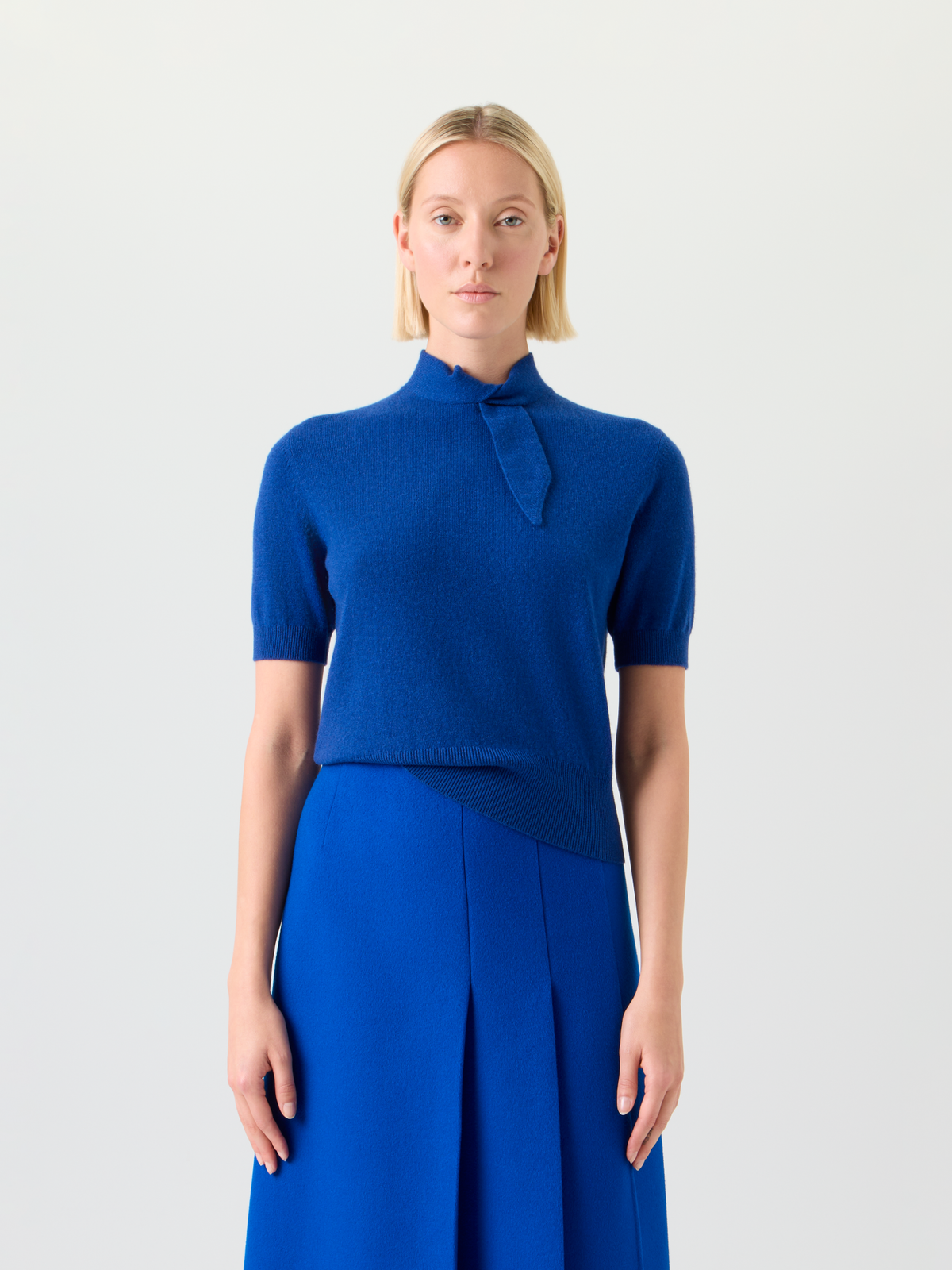 Designer Short Sleeve Cashmere Sweater with Knot Detail - blue #editorial