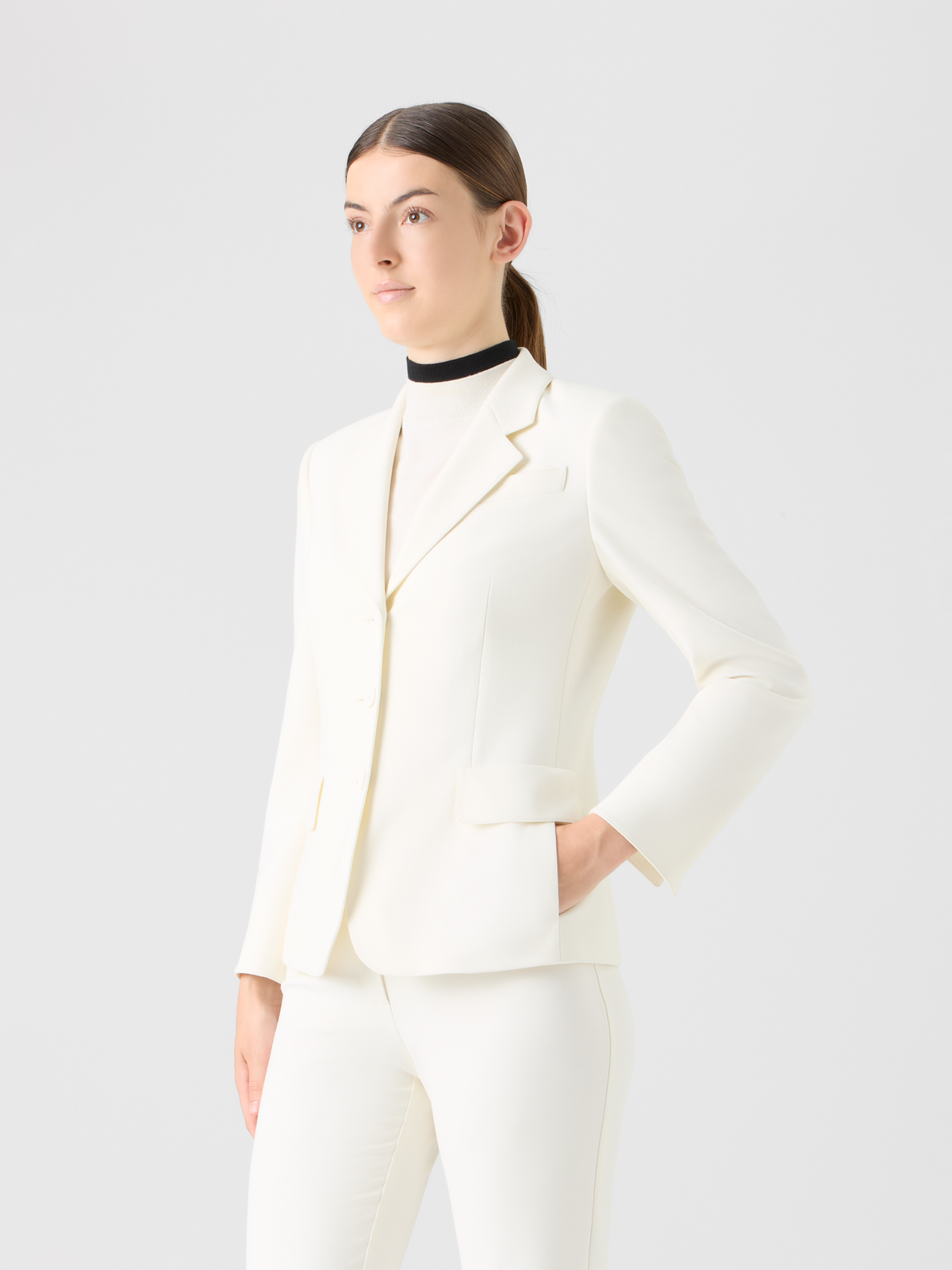 Designer Pebble Crêpe Three-Button Blazer - ecru #editorial