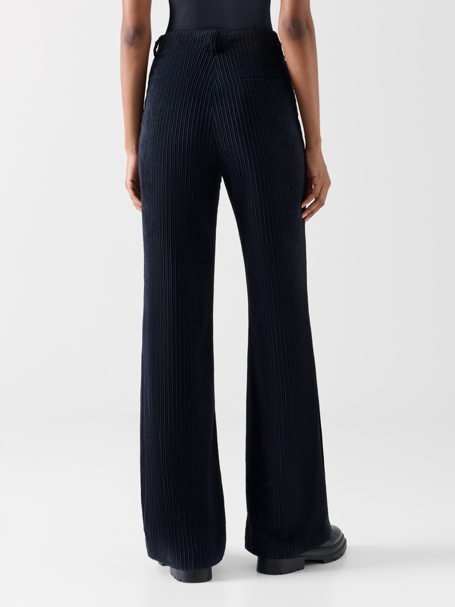 Designer Bootcut Pants in Washed Techno Corduroy - navy 
