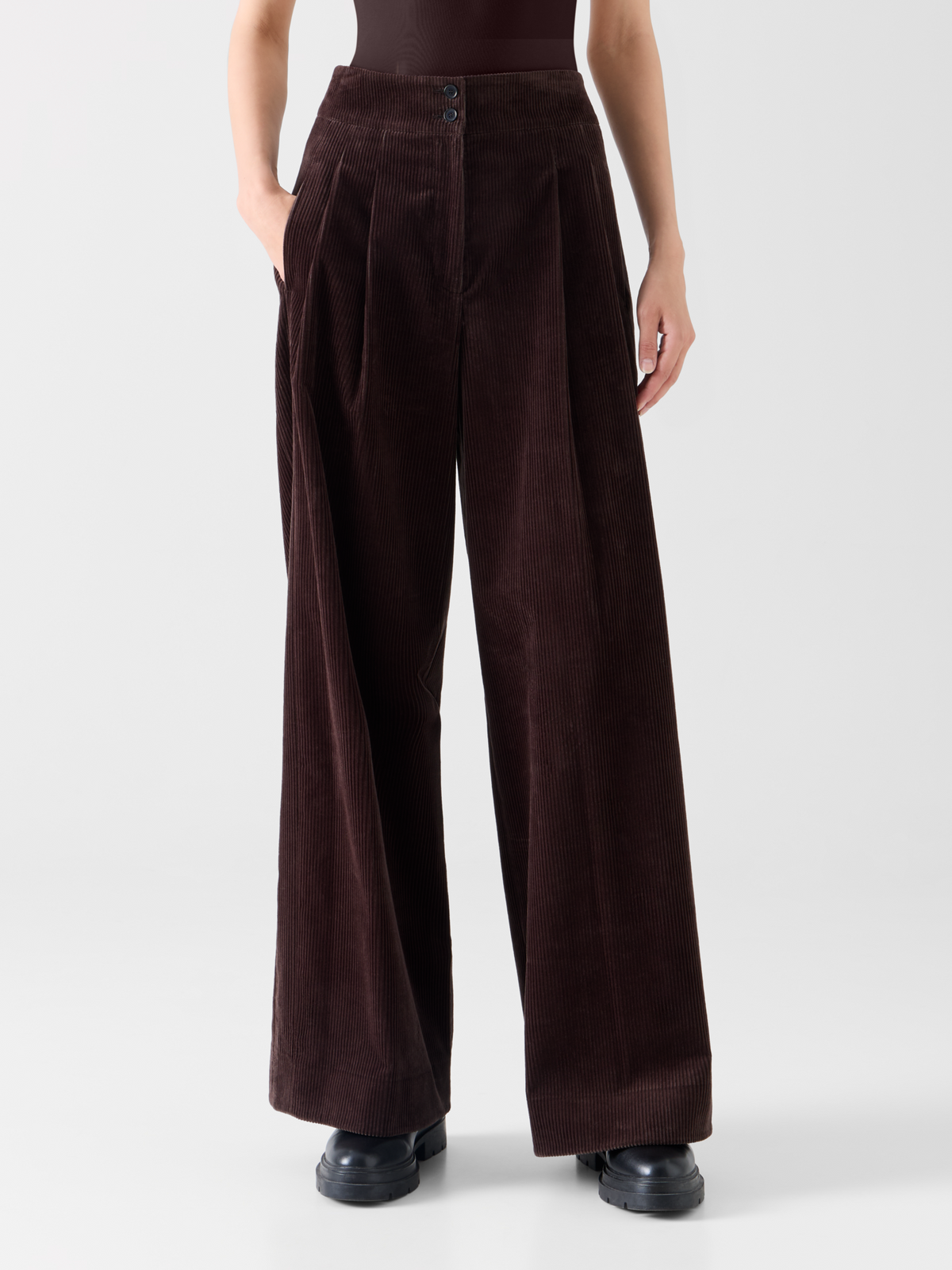 Designer Wide Pleated Pants in Cotton Corduroy - brown 