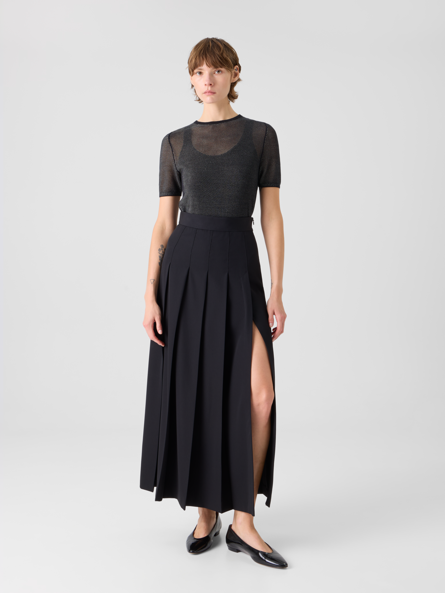 Designer Pleated Wool Midi Skirt - black 
