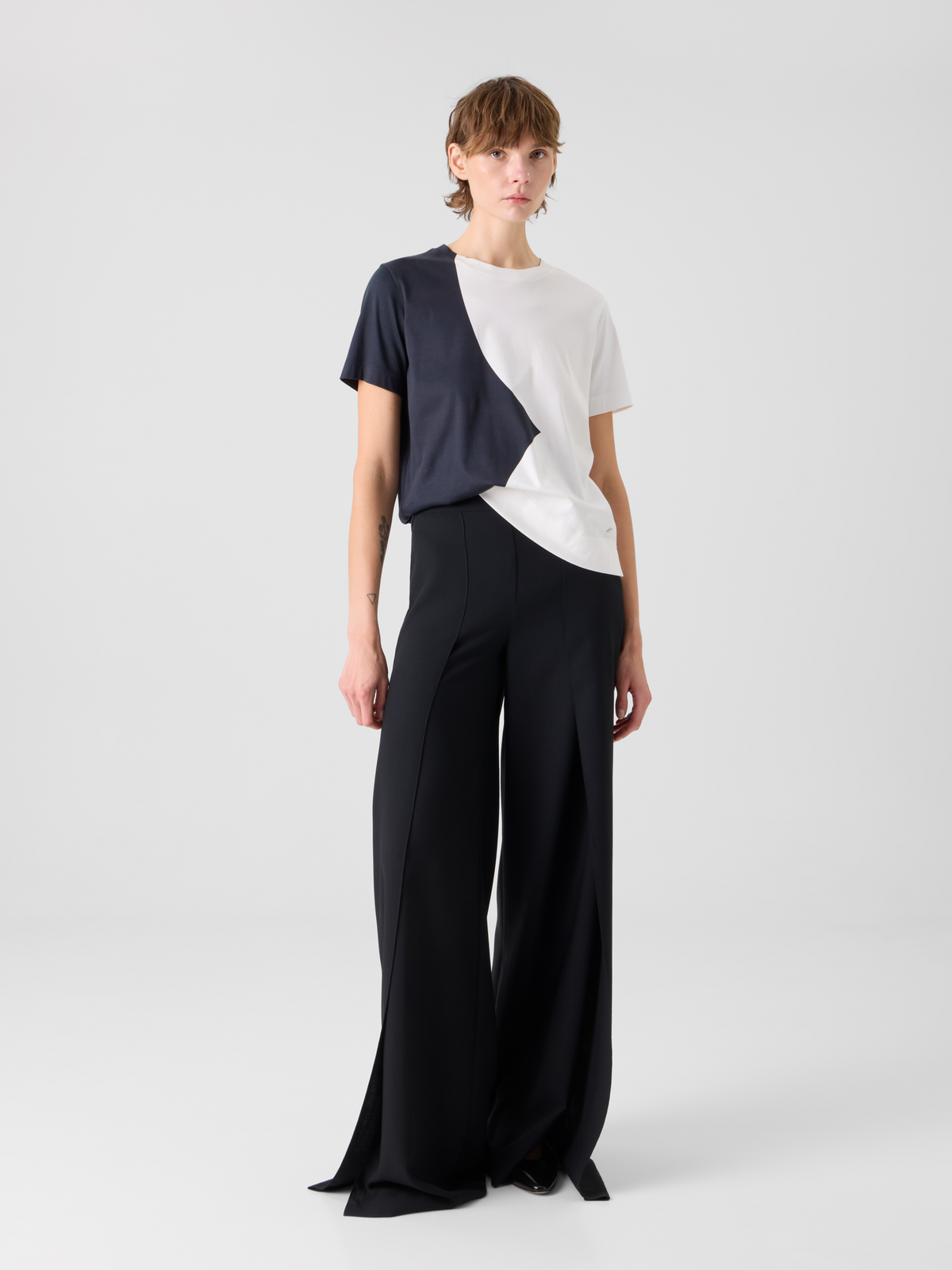 Designer Fellia Fluid Wide Slit Pants - black #editorial