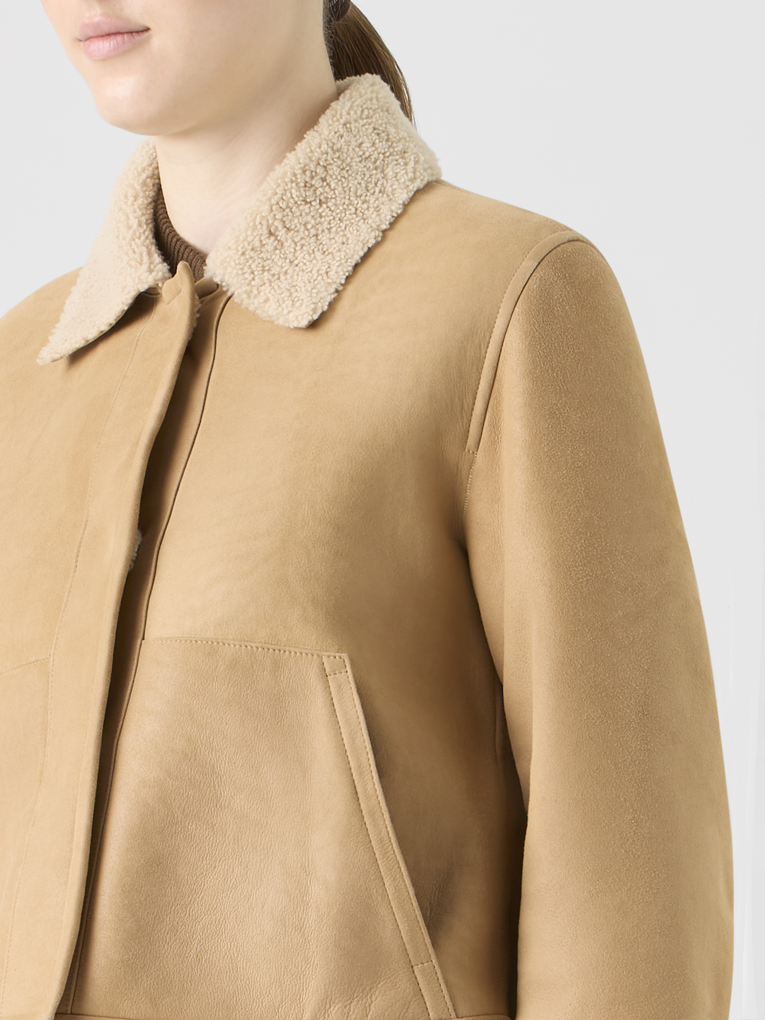 Designer Short Shearling Jacket with Fur Collar and Cuffs - beige 