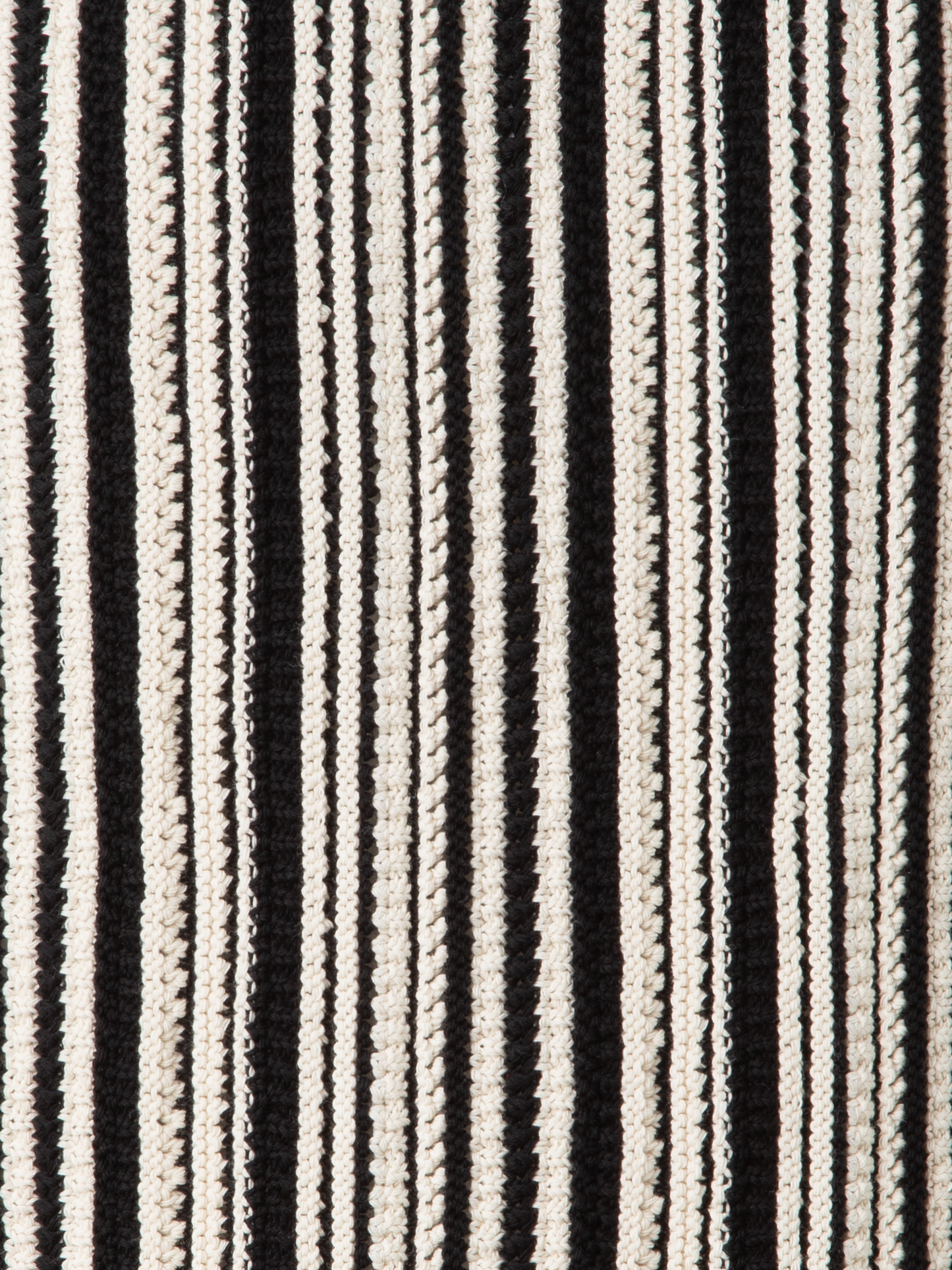 Designer Cropped Chunky Knit Top in Cotton - black - multicolor - beige