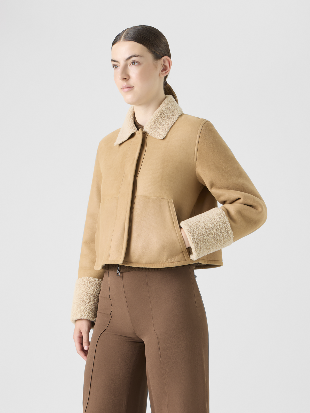 Short Shearling Jacket with Fur Collar and Cuffs beige / 6 Short Shearling Jacket with Fur Collar and Cuffs beige / 6