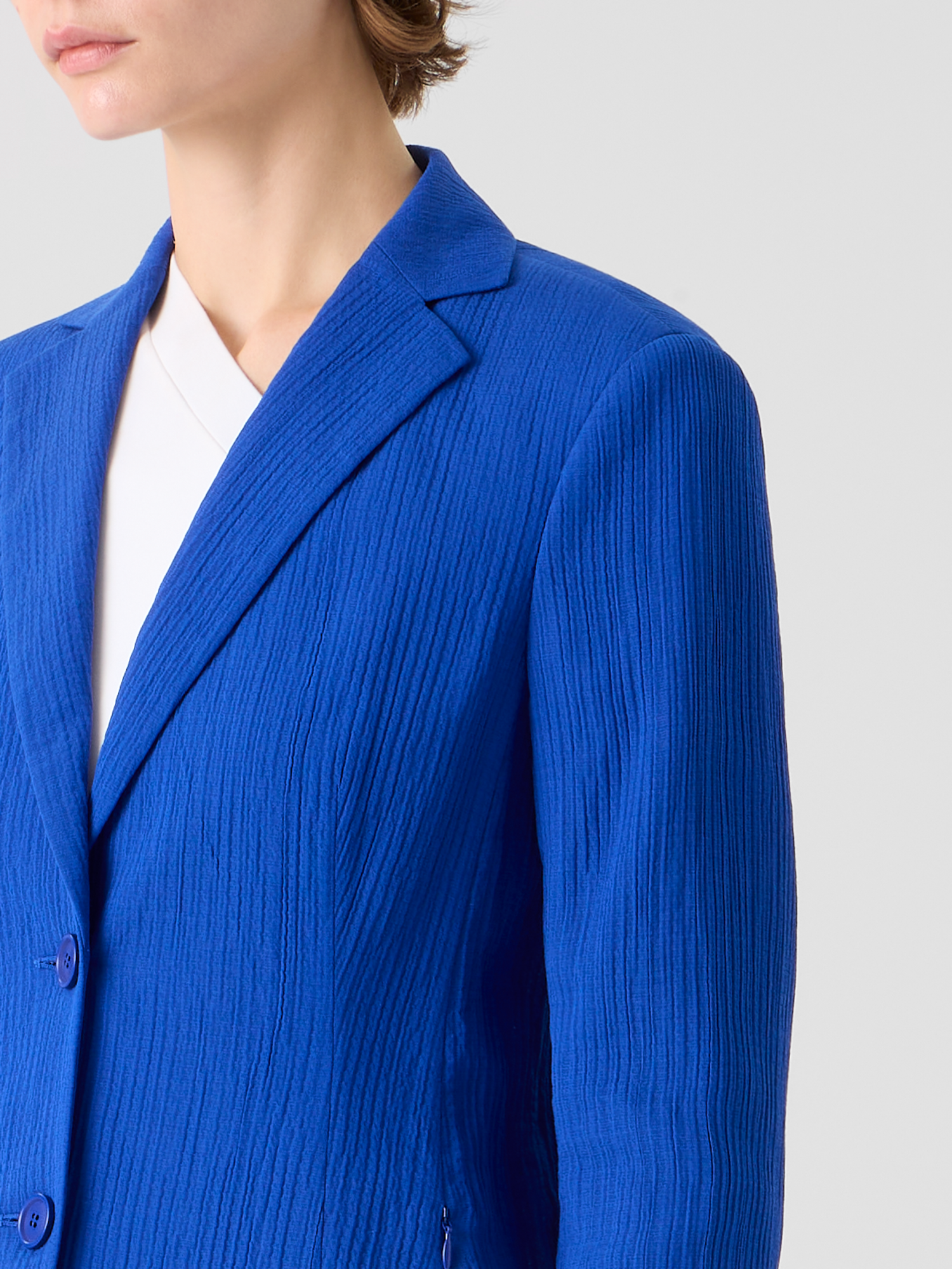Designer Lavino Tailored Jacket in Structured Cotton Silk - blue 