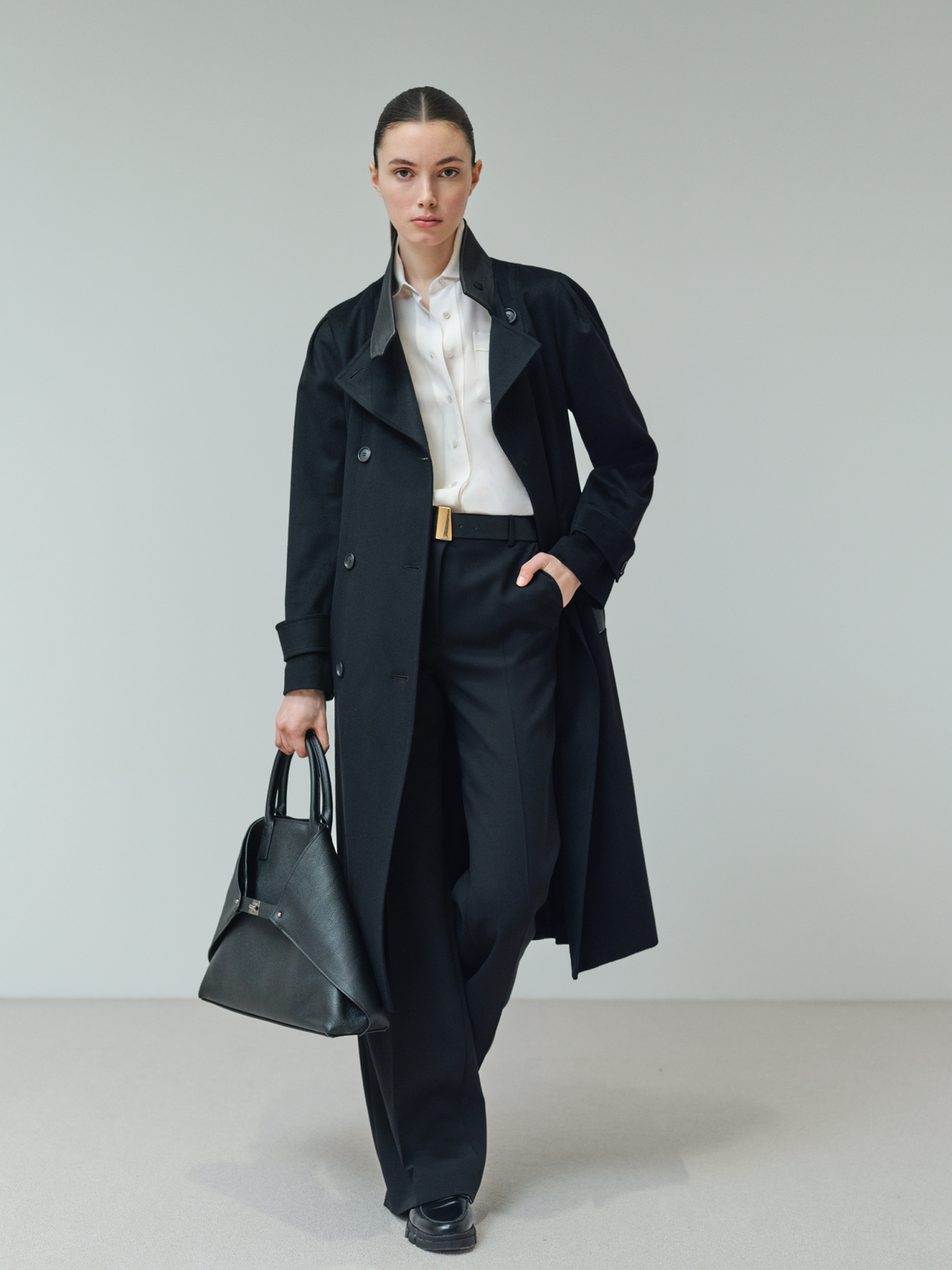 Designer Ai Medium Shoulder Tote - neutral - black #editorial