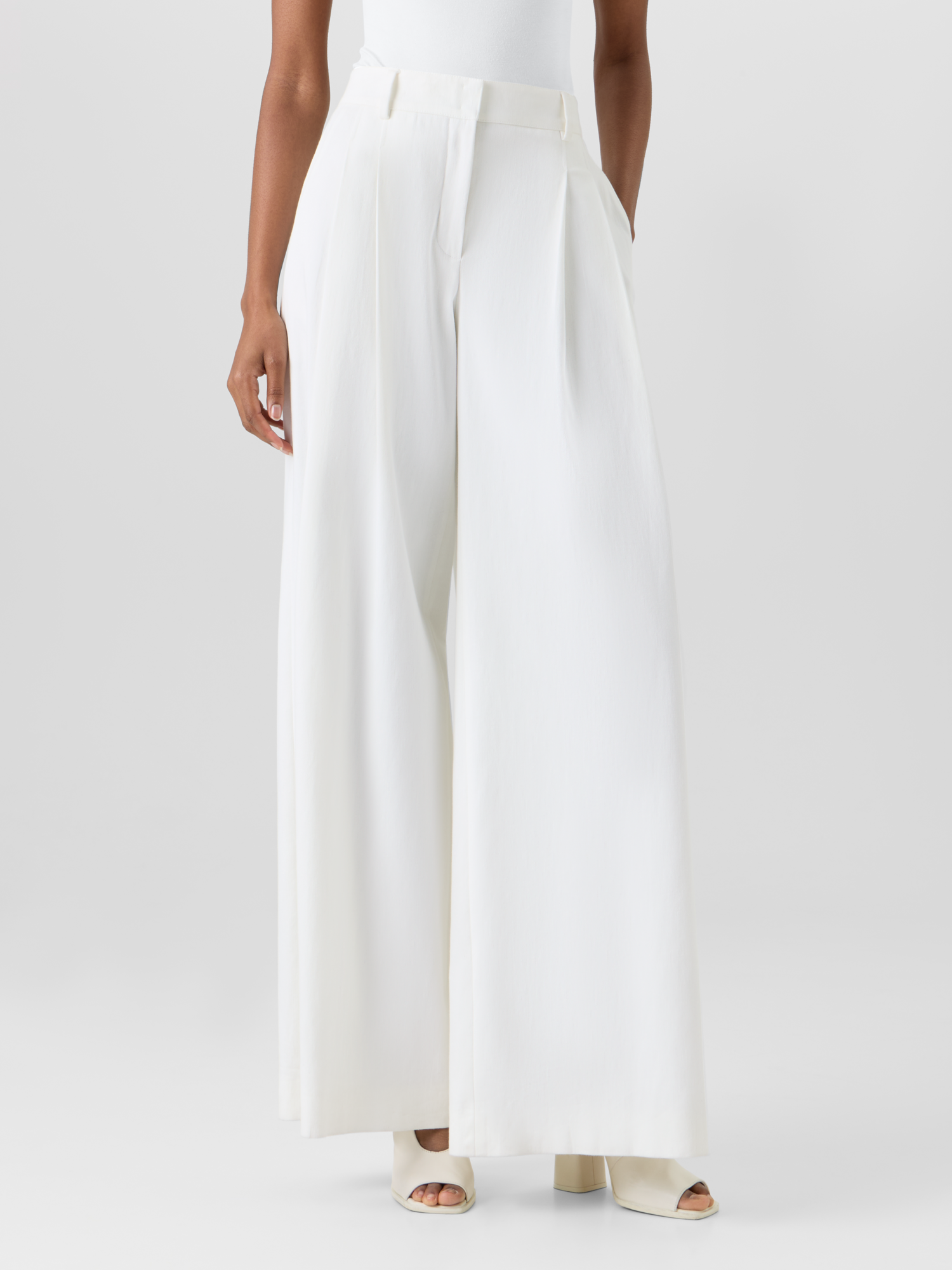 Designer Cassie Flared Wide-Leg Pants in Denim Stretch Cotton  - ecru - white 