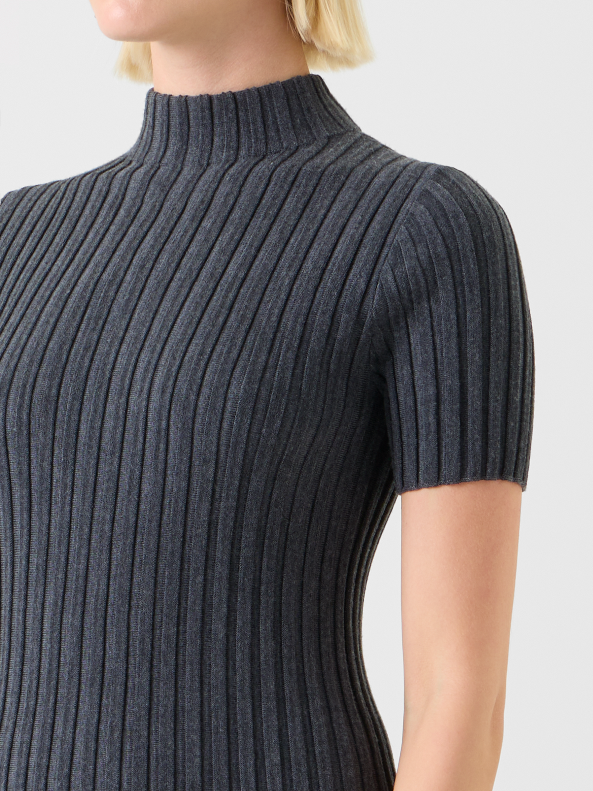 Fitted Merino Wool Rib Mock Neck Knit Top – Akris Inc. Fitted Merino Wool Rib Mock Neck Knit Top – Akris Inc.