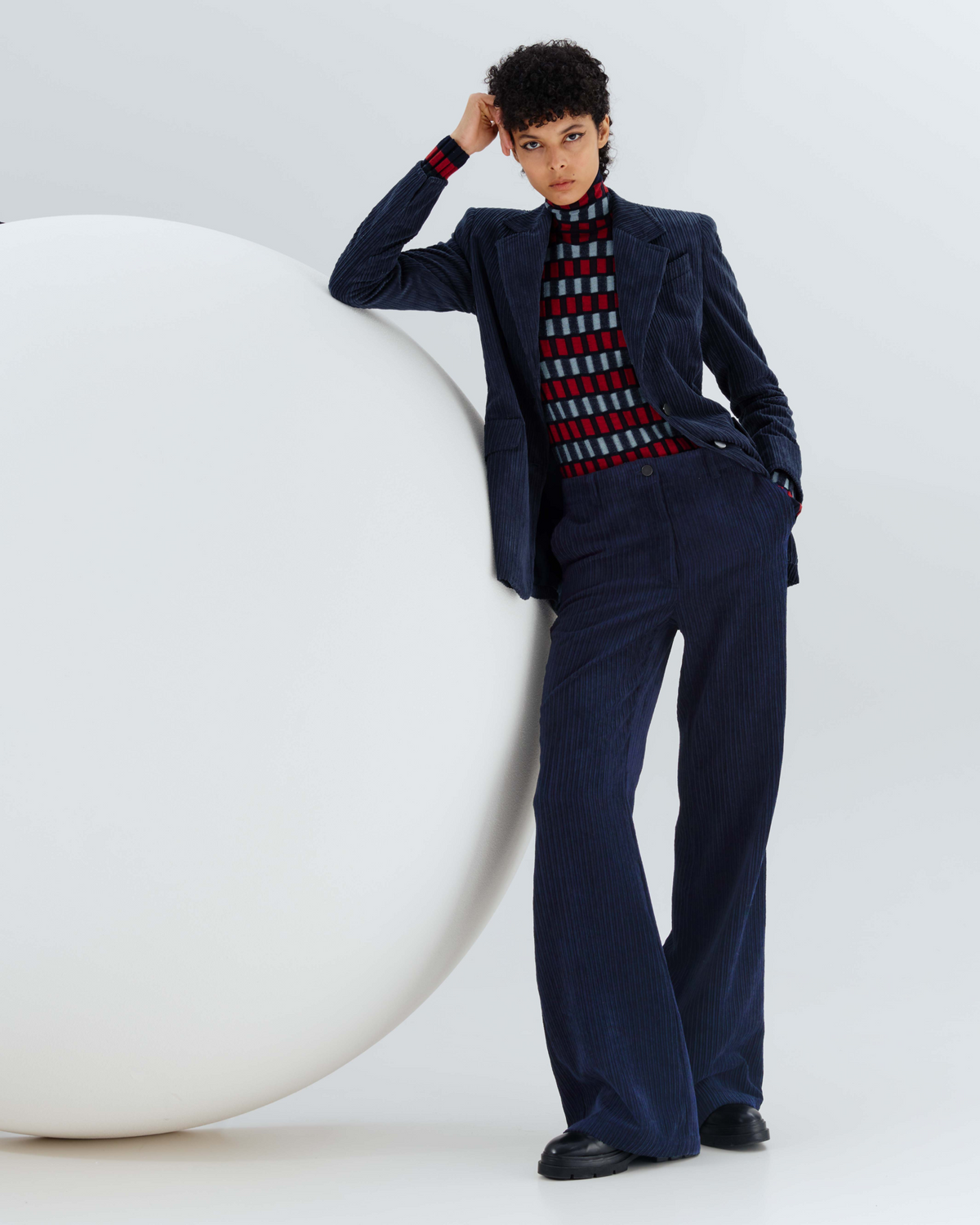 Designer Bootcut Pants in Washed Techno Corduroy - navy 