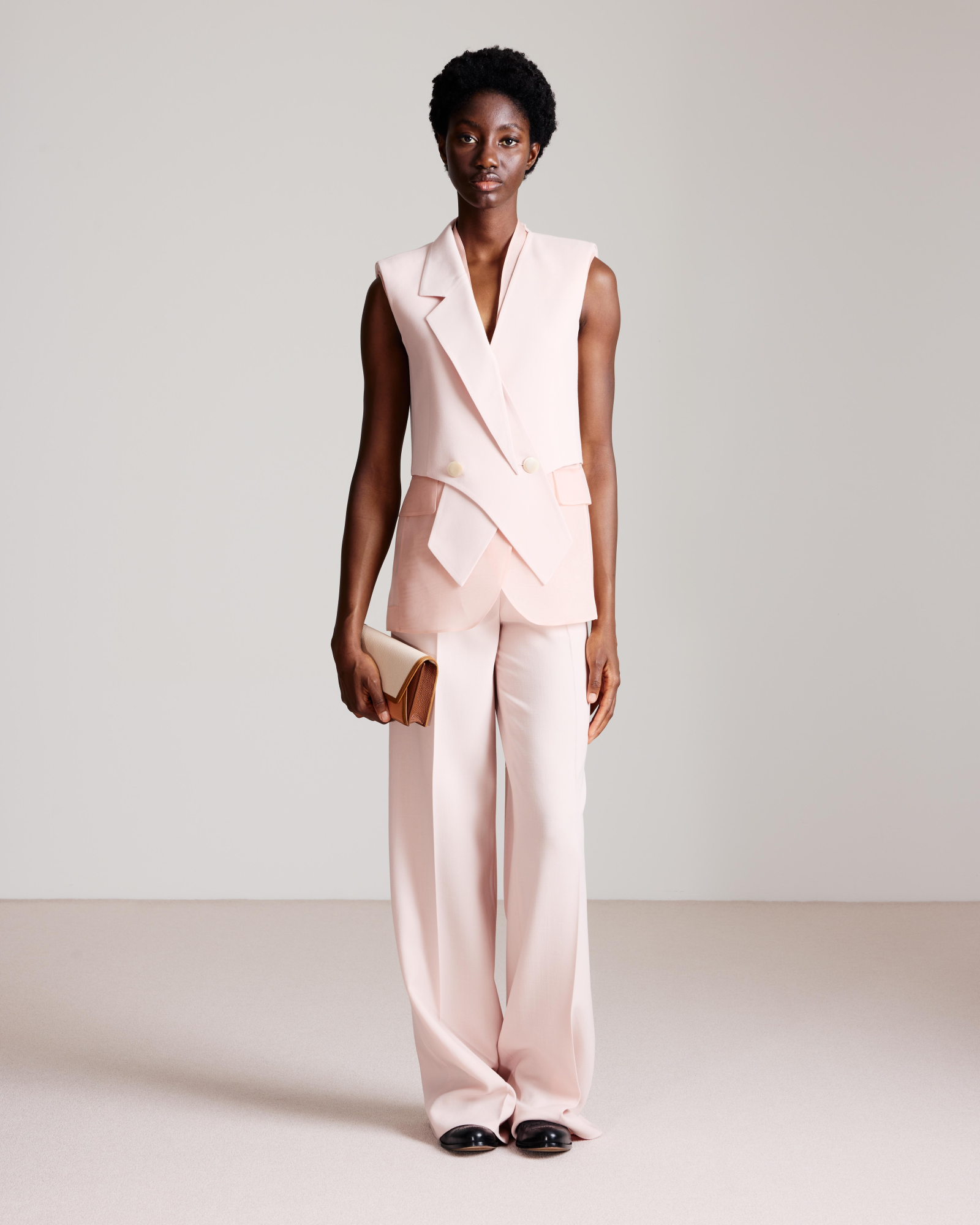 Designer Asymmetrical Gilet in Wool Double-Face - pastel - pink 