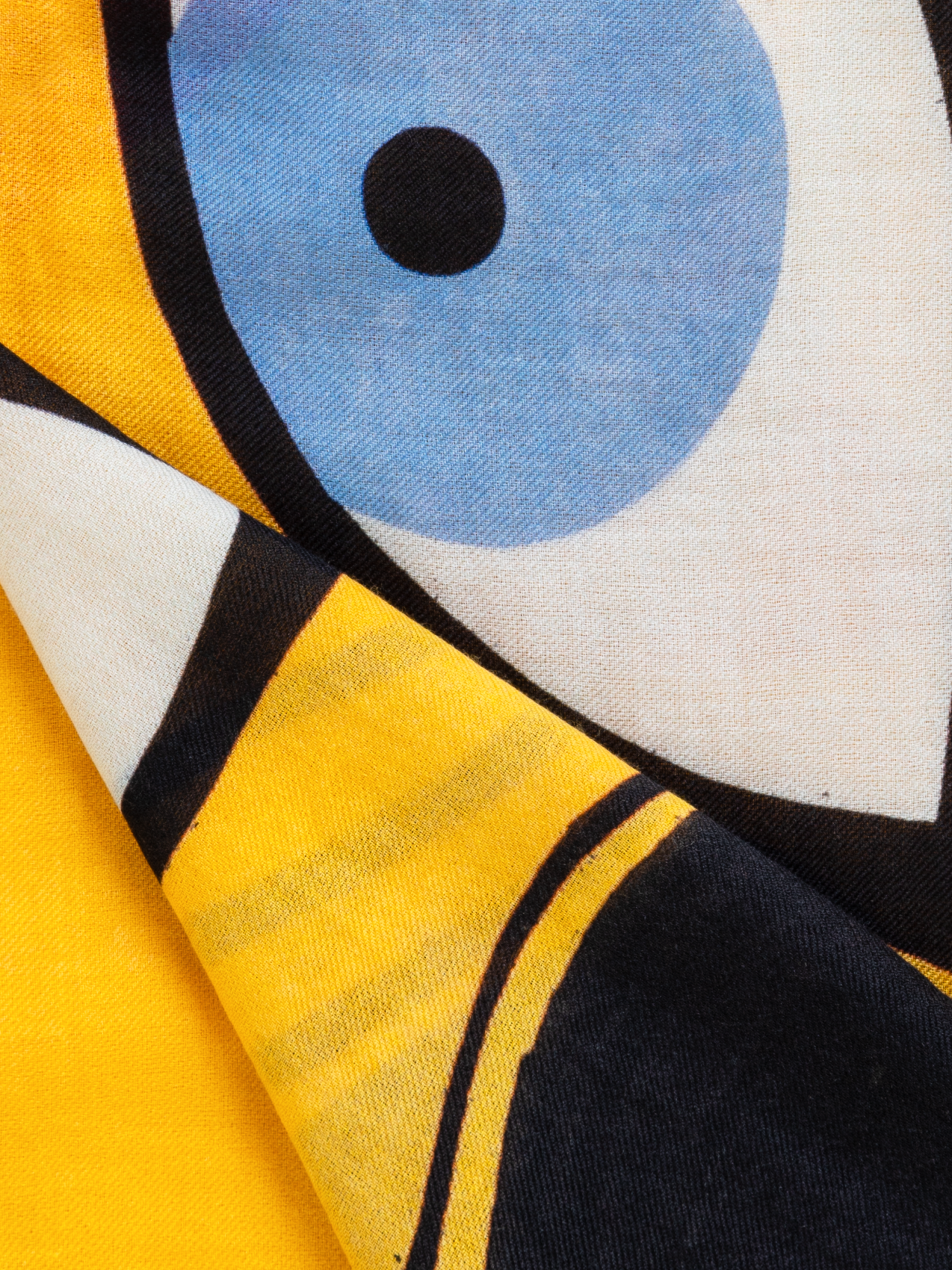 Designer Scarf in Cashmere and Silk with Portrait Print - multicolor - yellow