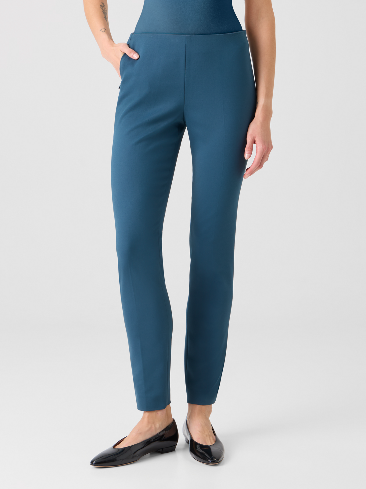 Designer Melissa Slim Pants in Stretch Cotton #editorial