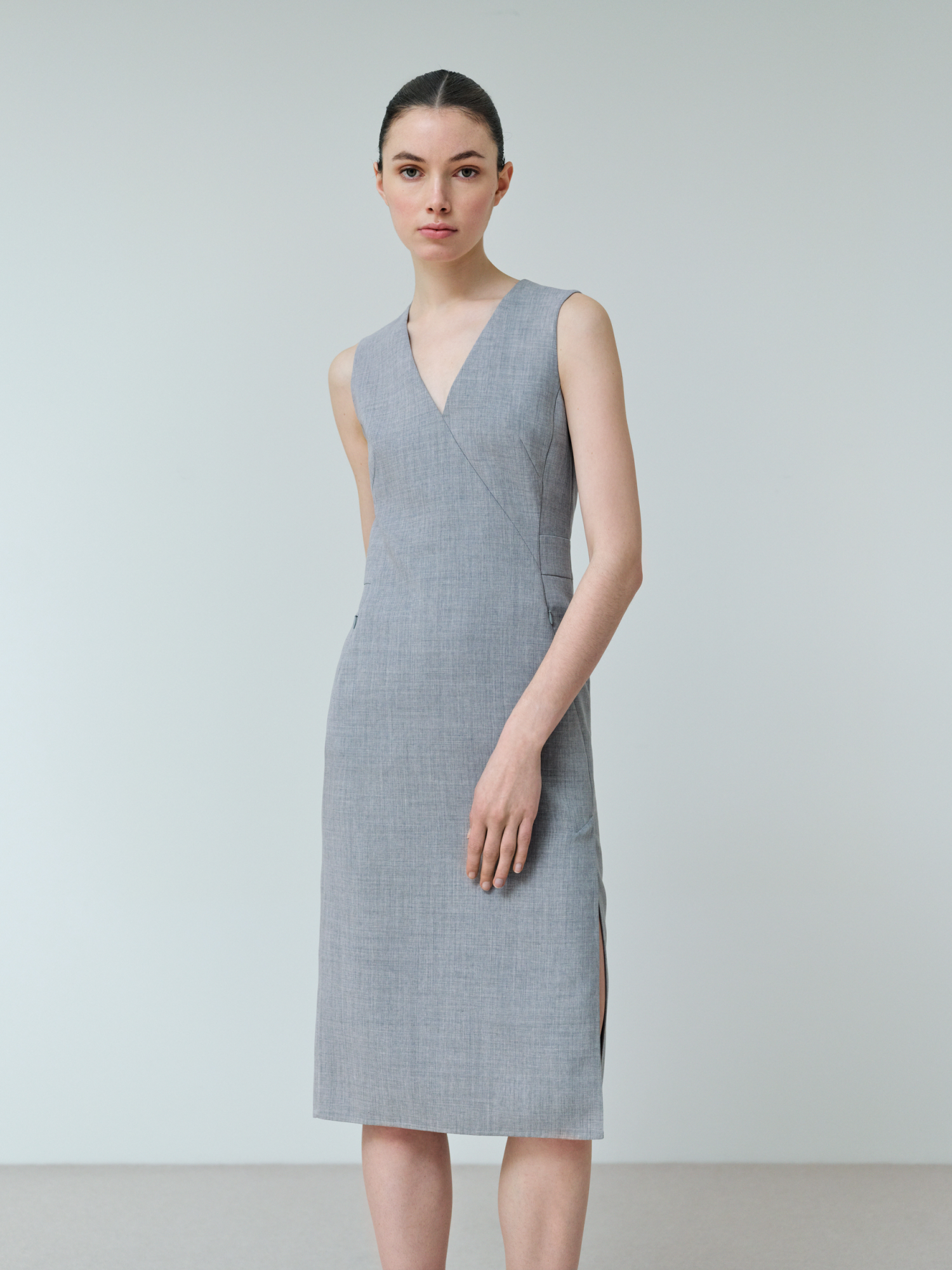 Designer Sleeveless Wool Double-Face Sheath Dress - grey 