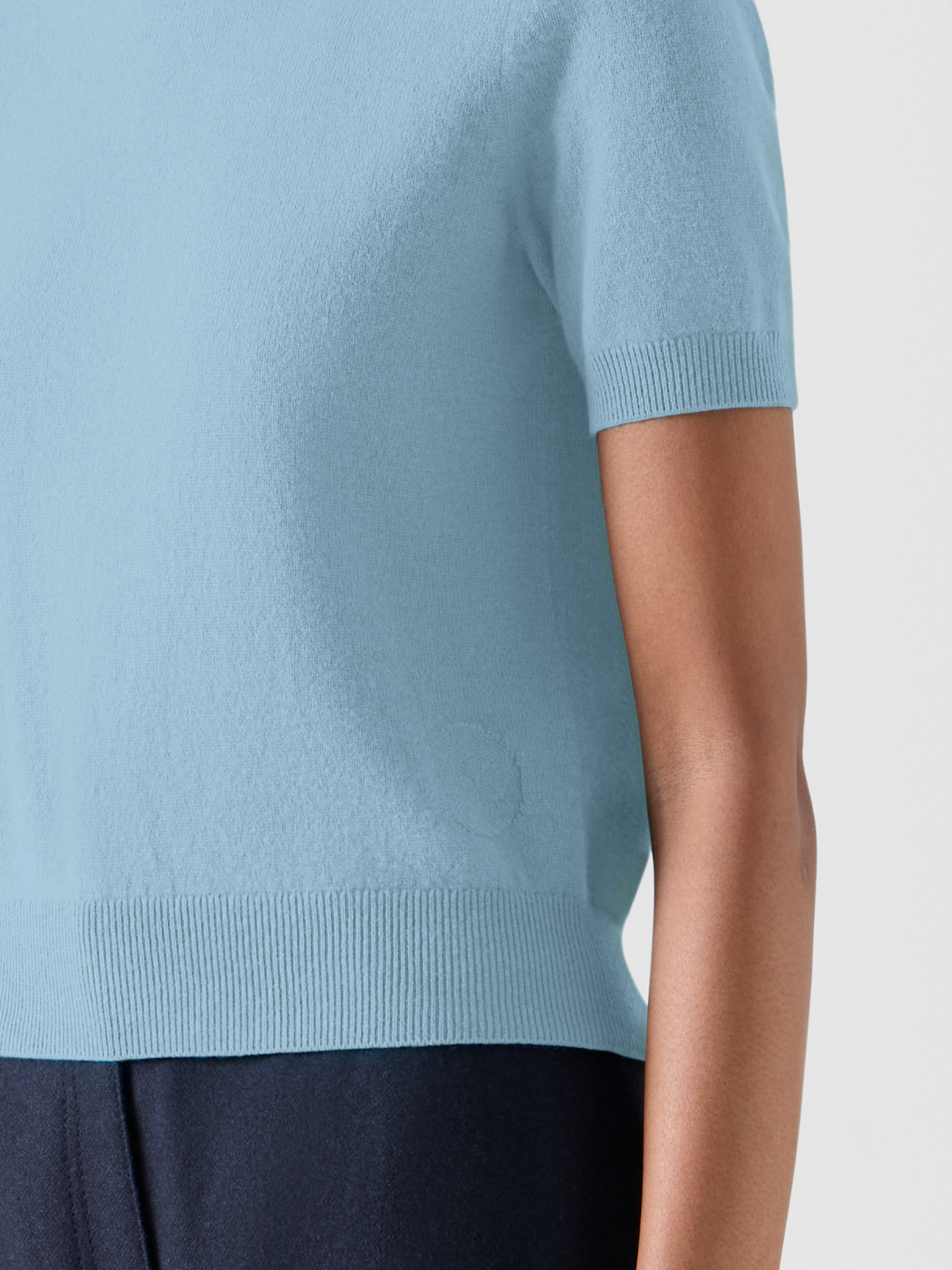Designer Wool Cashmere Knit Sweater with Short Sleeves - blue 