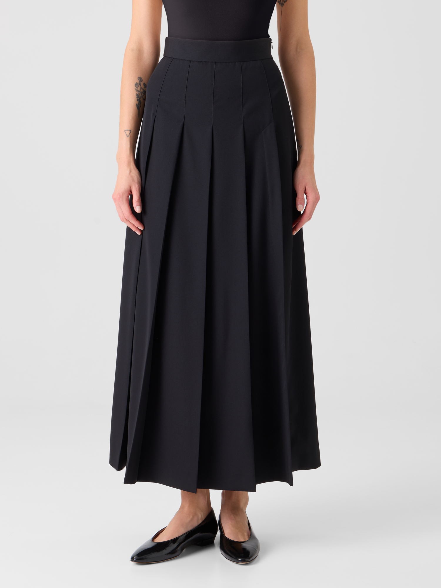 Designer Pleated Wool Midi Skirt - black 