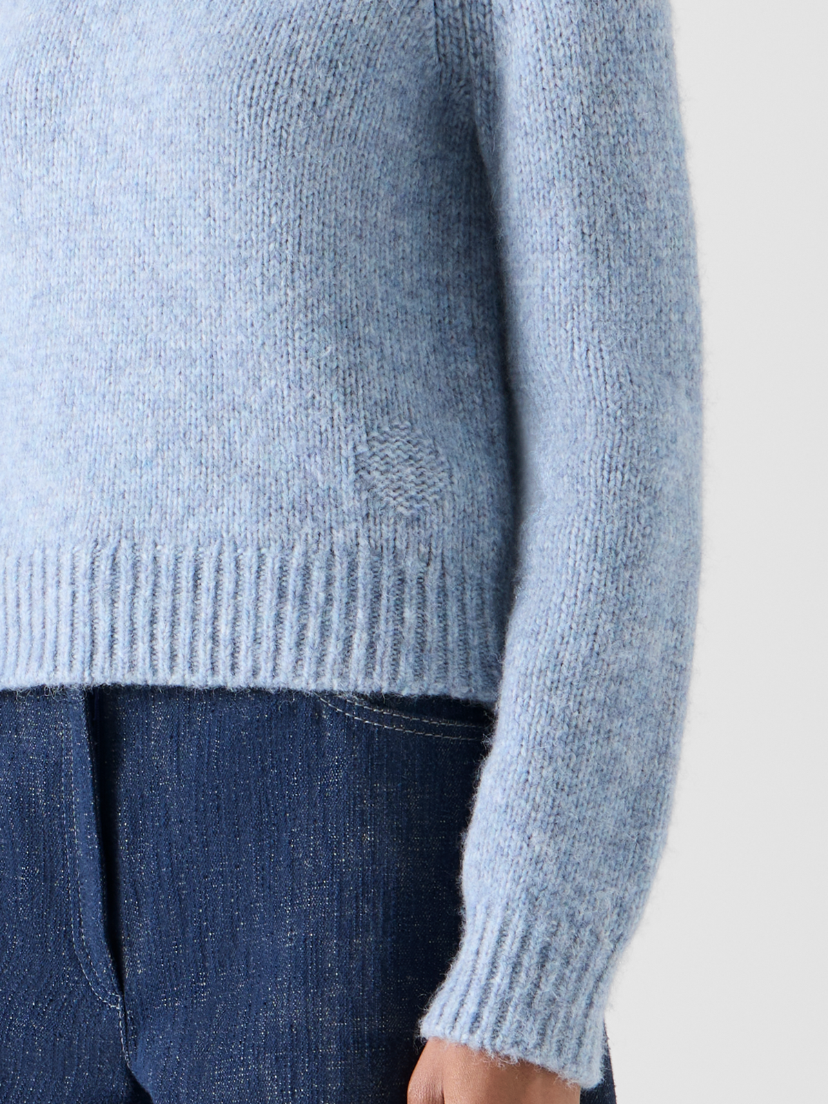 Designer Relaxed Knit Sweater in Fluffy Alpaca - blue 