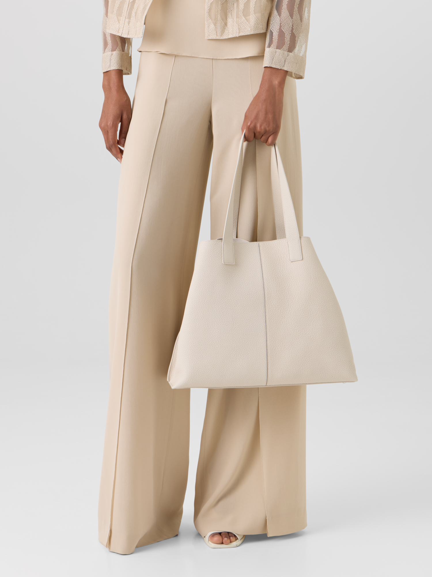Designer Ai Medium Shoulder Tote - beige 