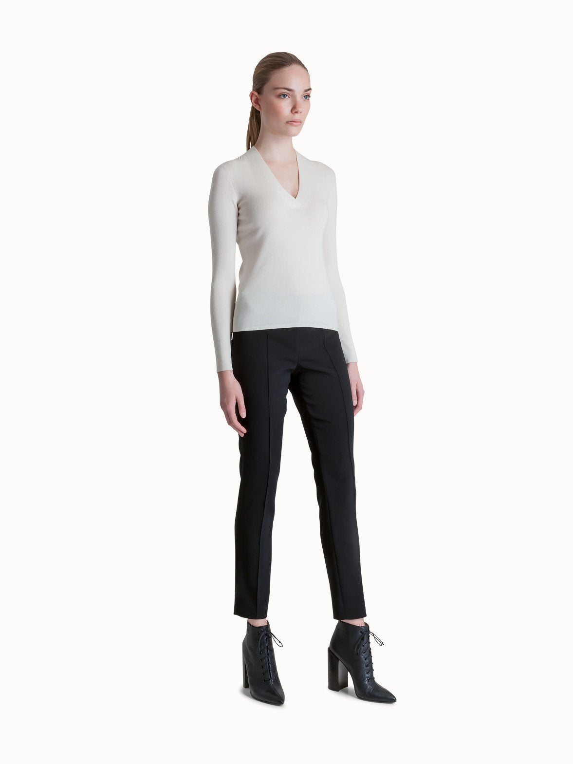 Cashmere Silk V-Neck Knit Sweater - ecru
